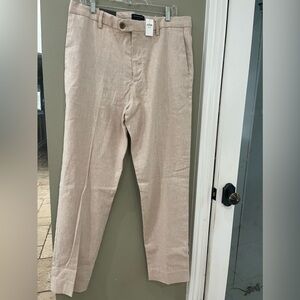 Men’s Banana Republic Factory pants. New with tags. Size 36 x 34. Linen